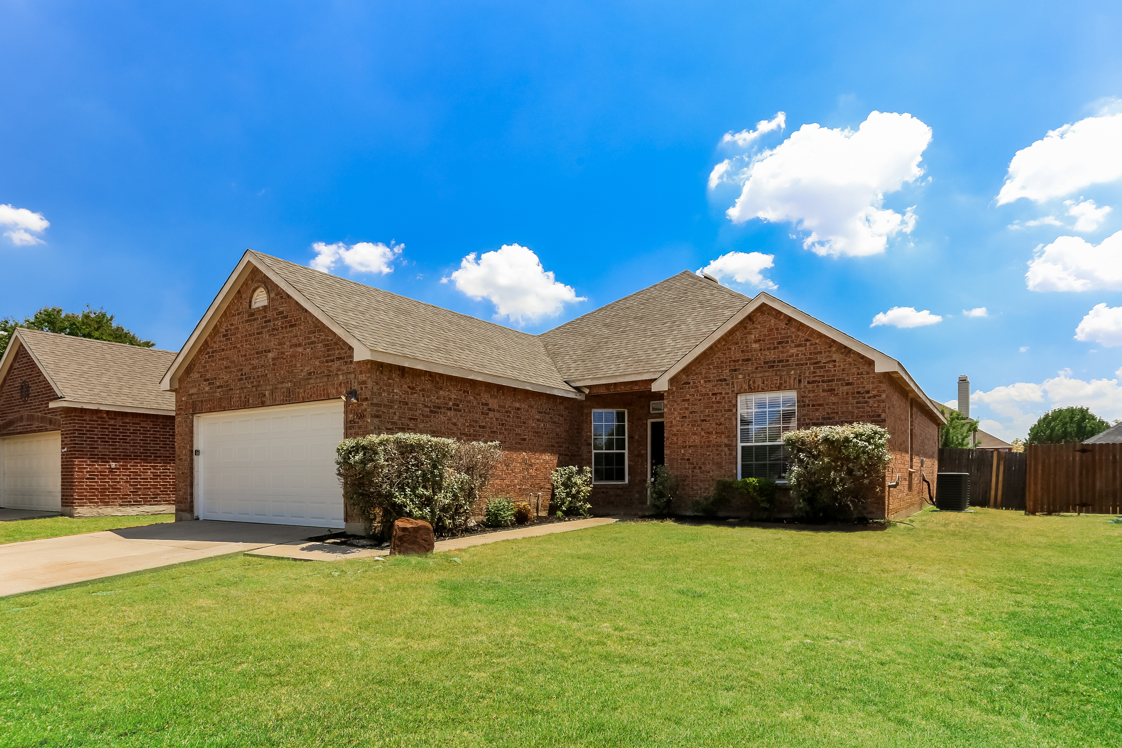 1920 Caddo Springs Dr photo 2