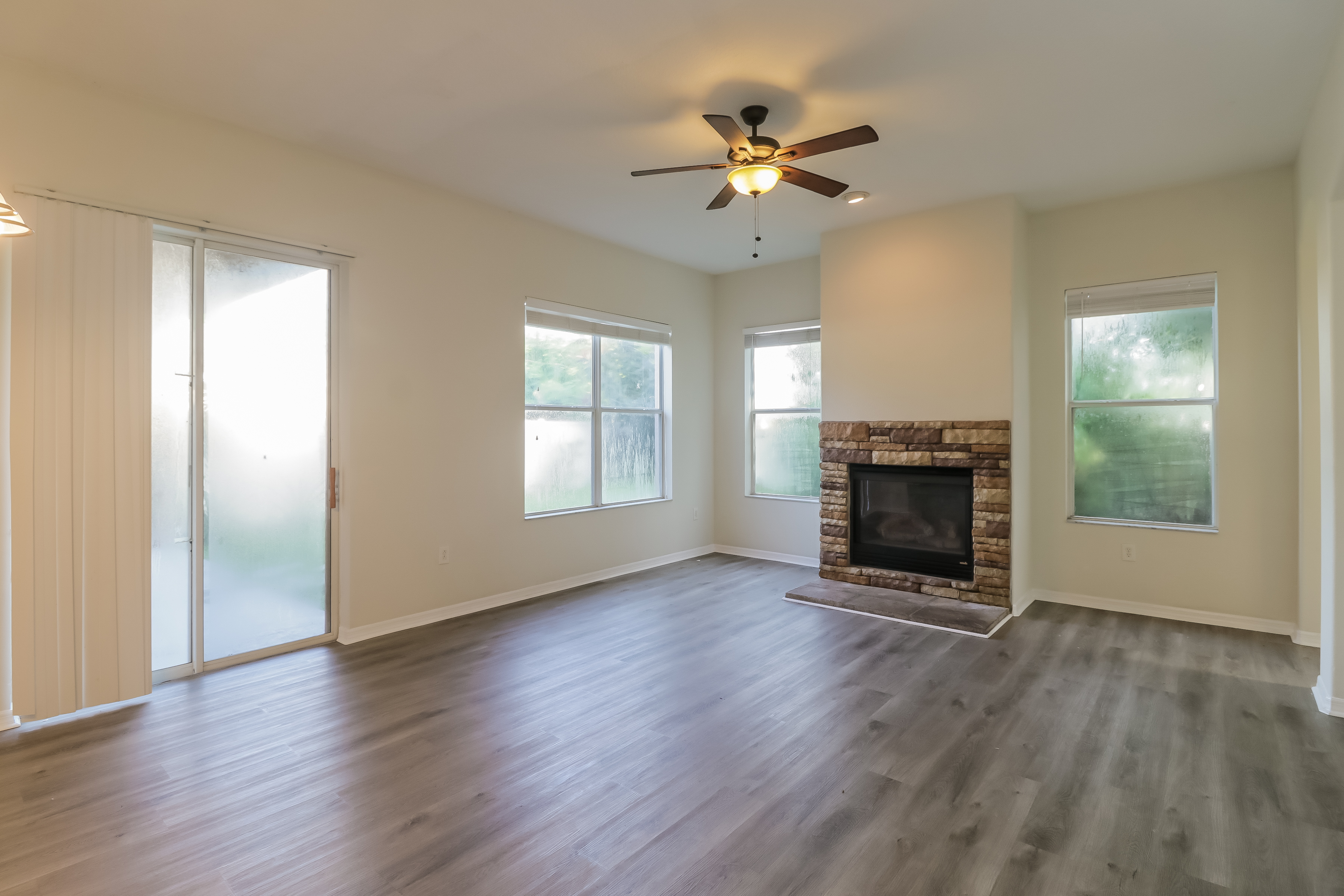 31313 Anniston Dr photo 4