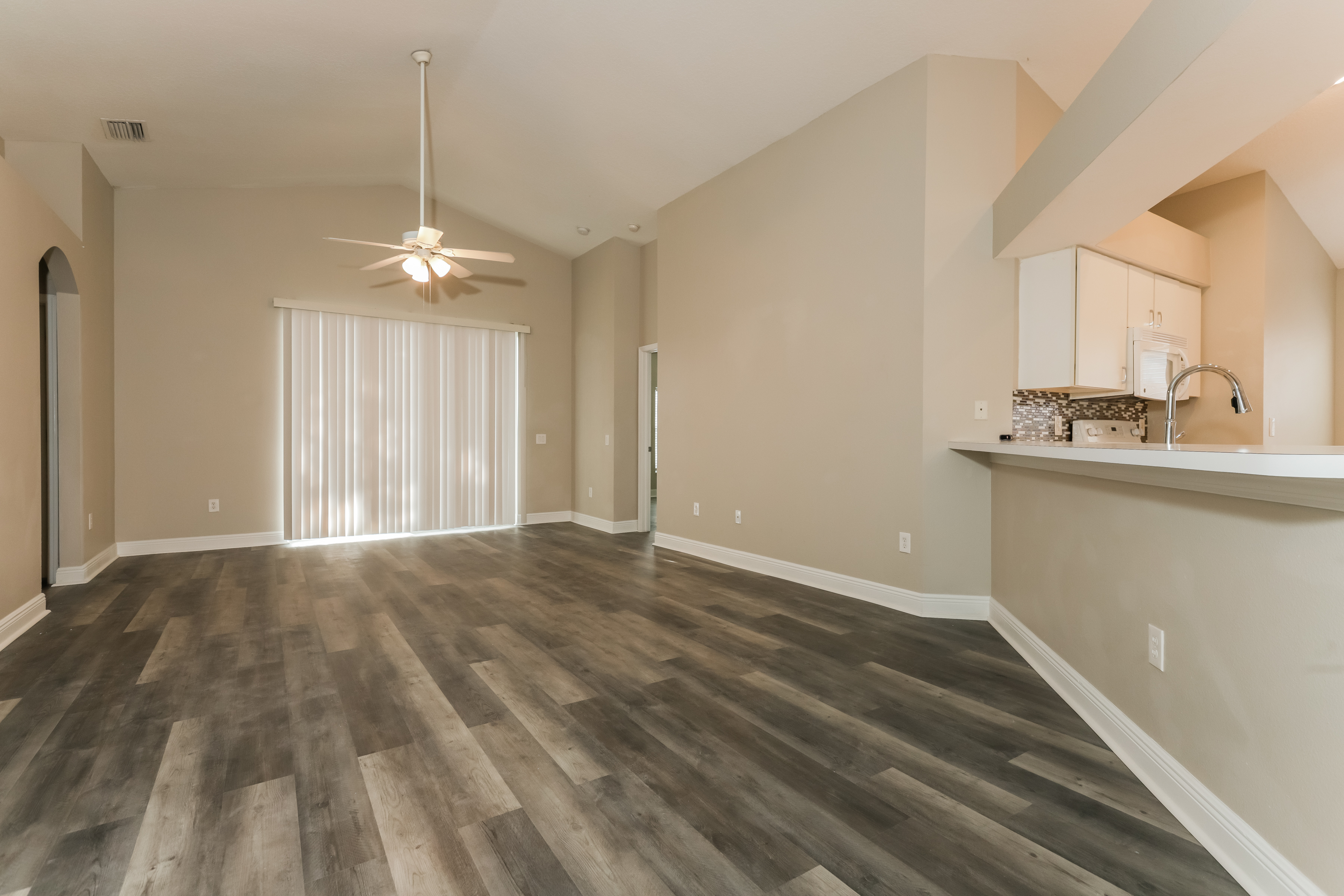 513 Somerstone Dr photo 3