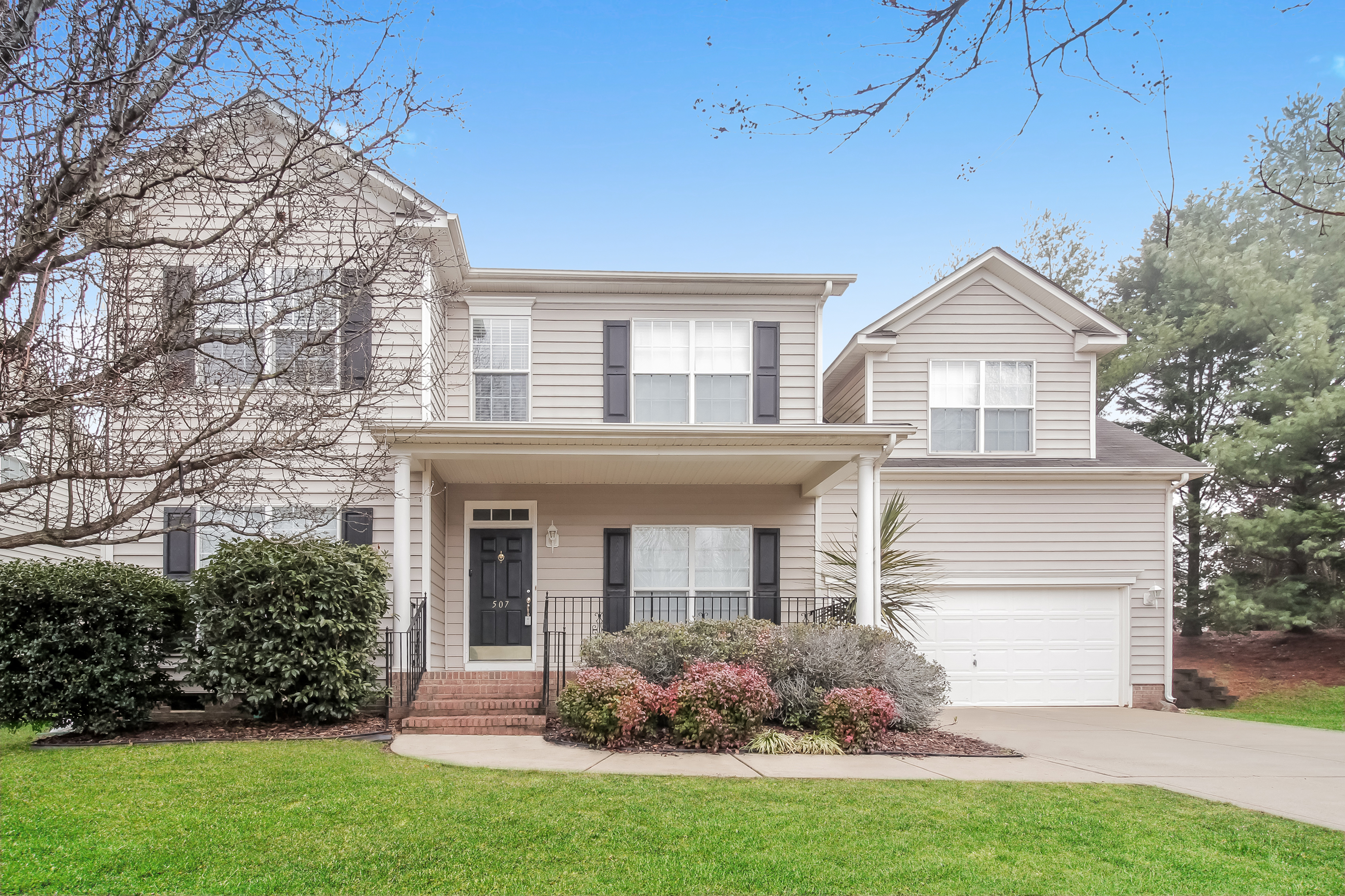 507 Amersham Ln photo 2