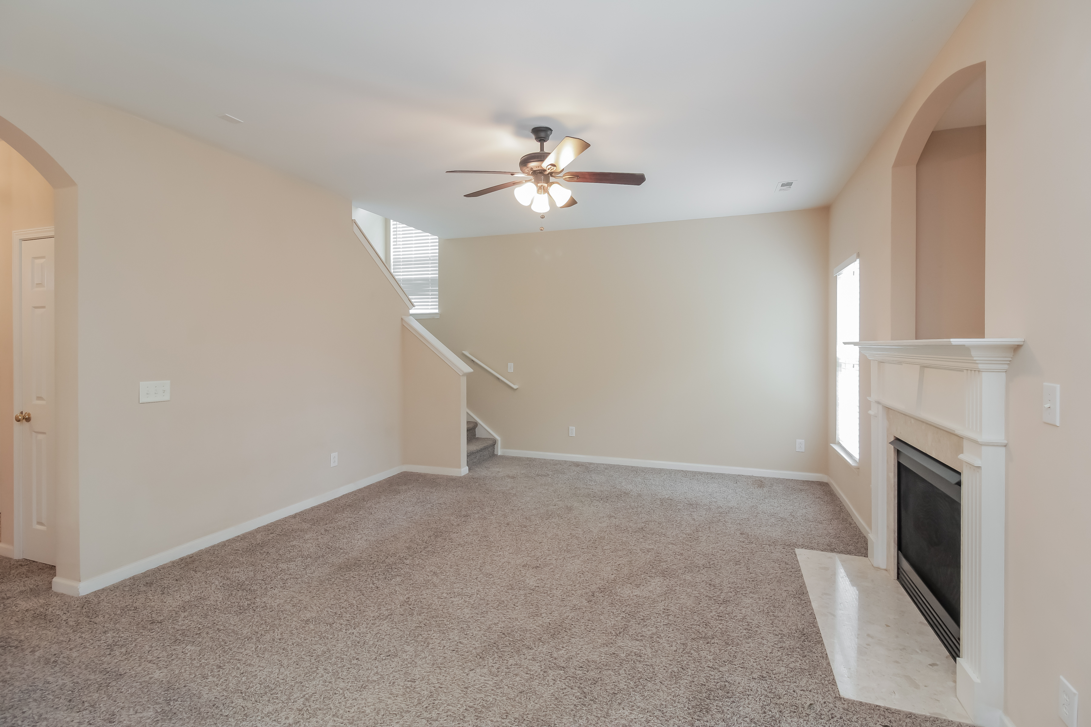 507 Amersham Ln photo 4
