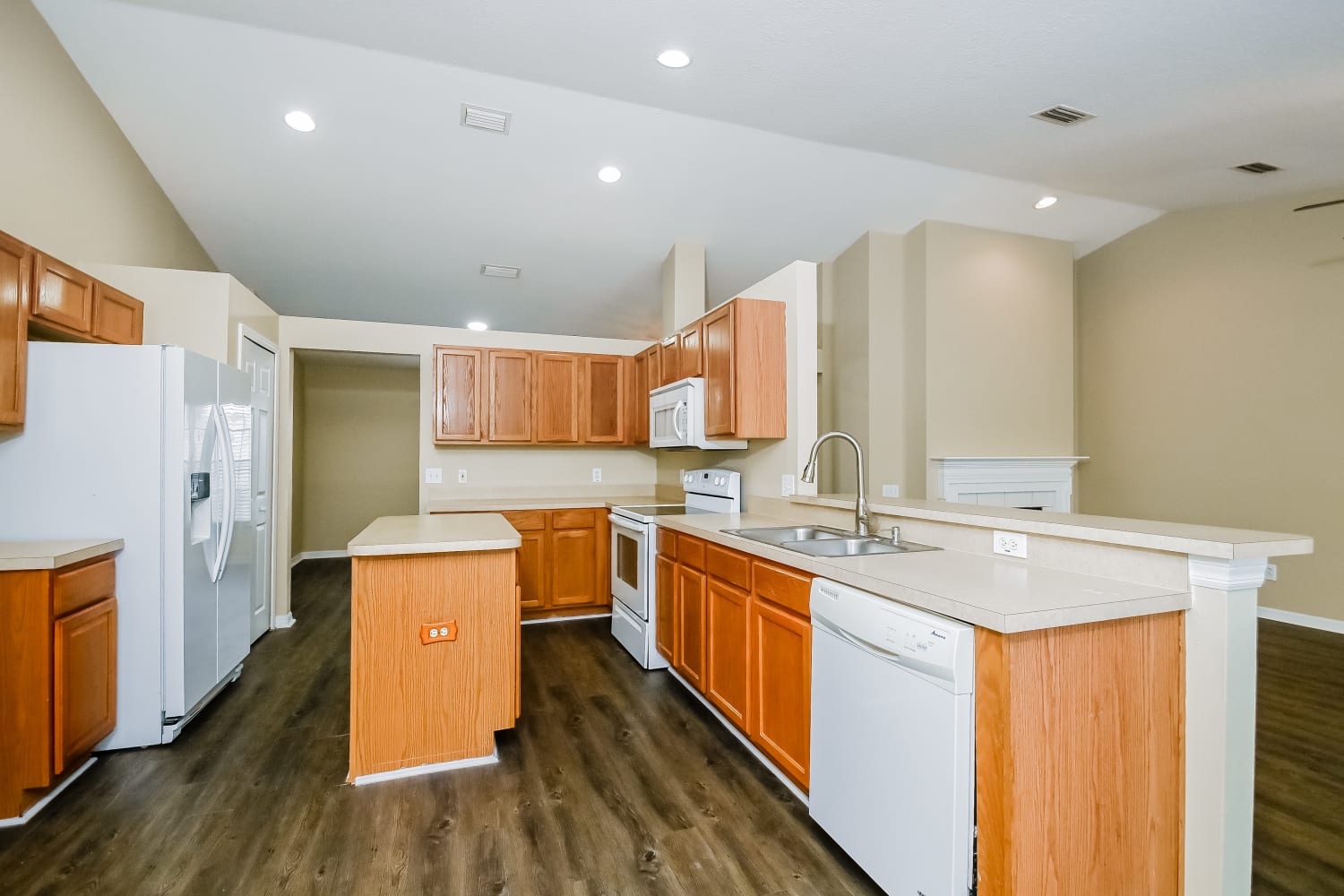 6605 Clair Shore Dr photo 4