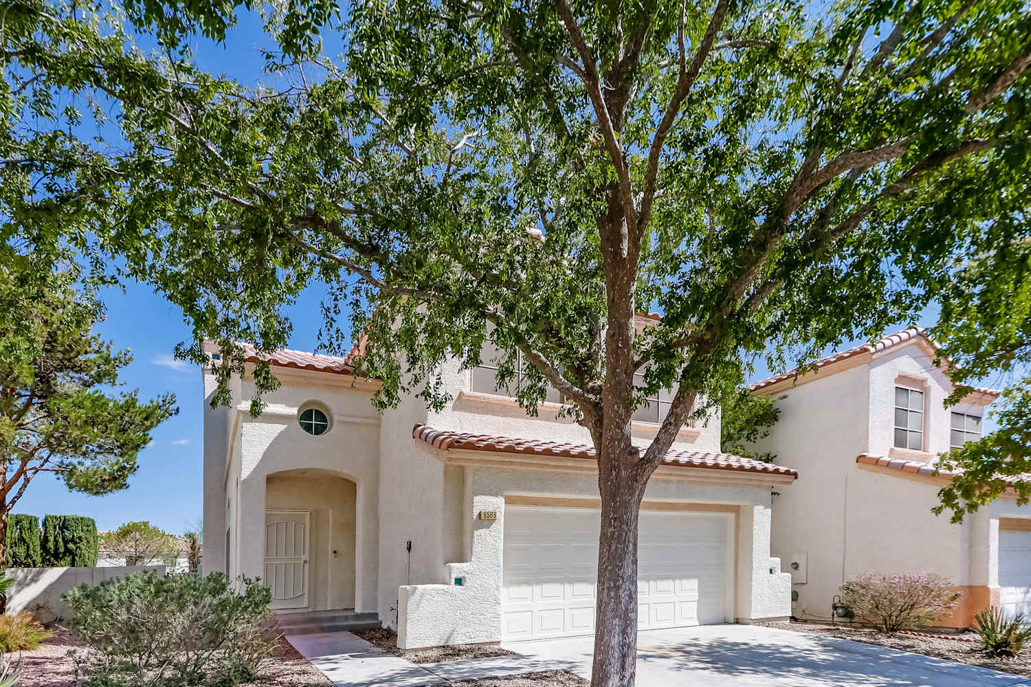 9568 Aspen Glow Dr photo 2