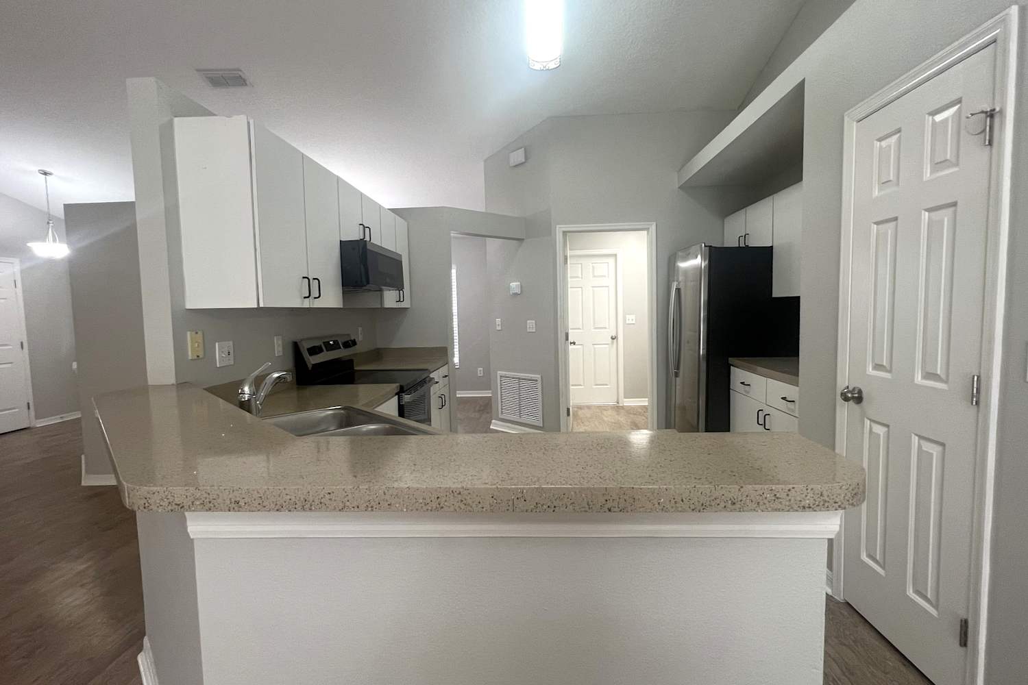 945 Park Valley Cir photo 4