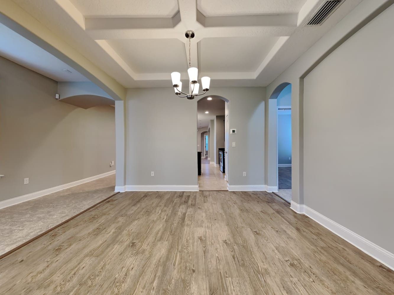 832 Glendale Ln photo 5