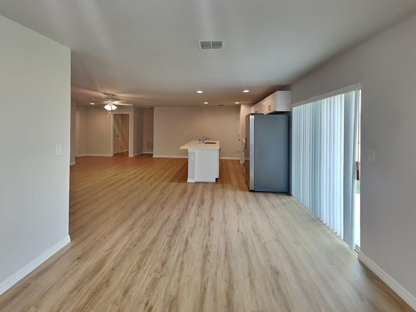 158 Carmelite Ave NW photo 4