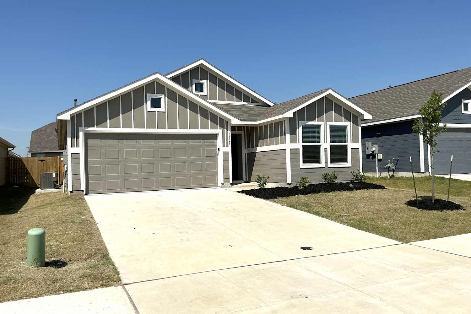 1128 Catclaw Rd photo 2