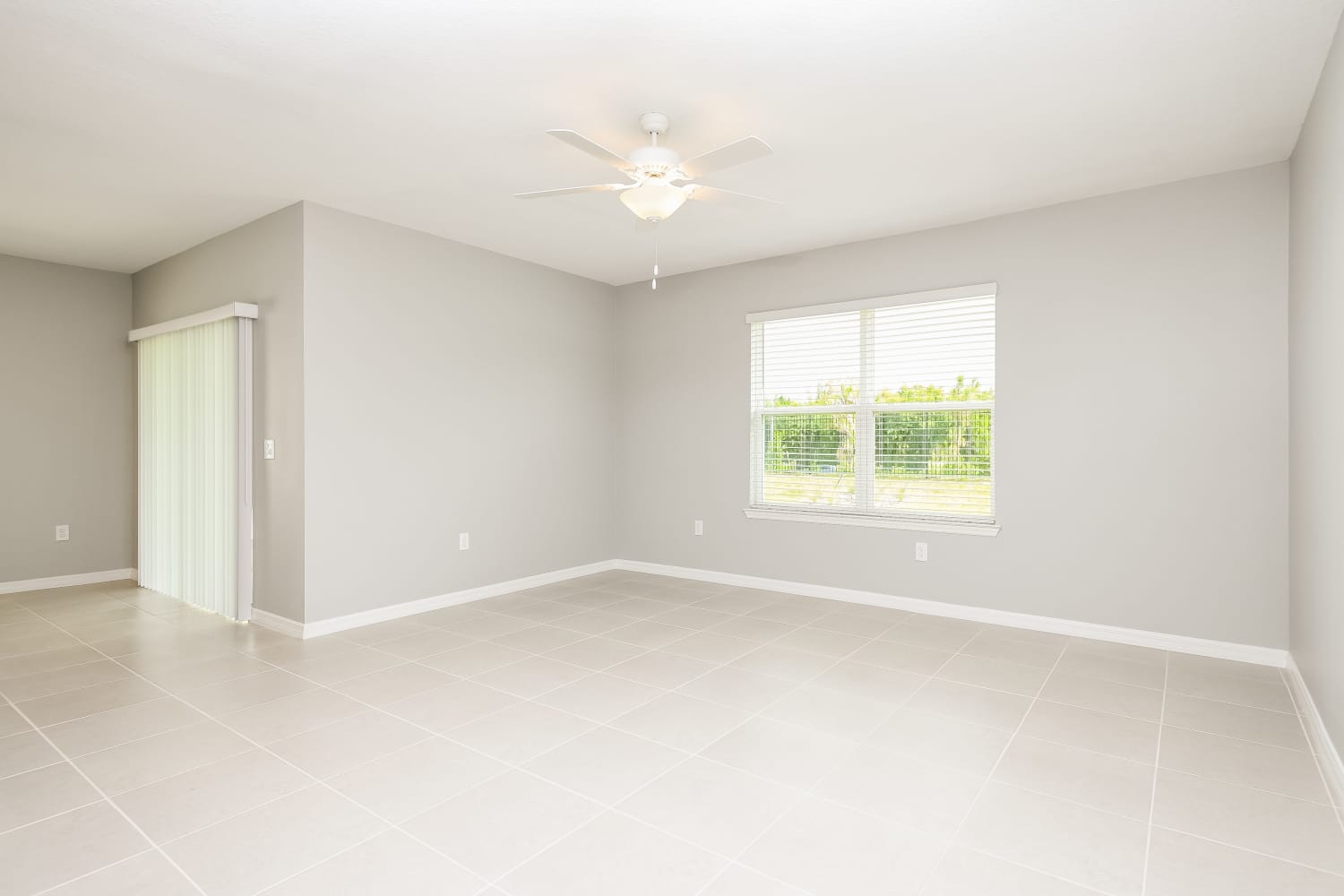132 Royal Fern Dr photo 4