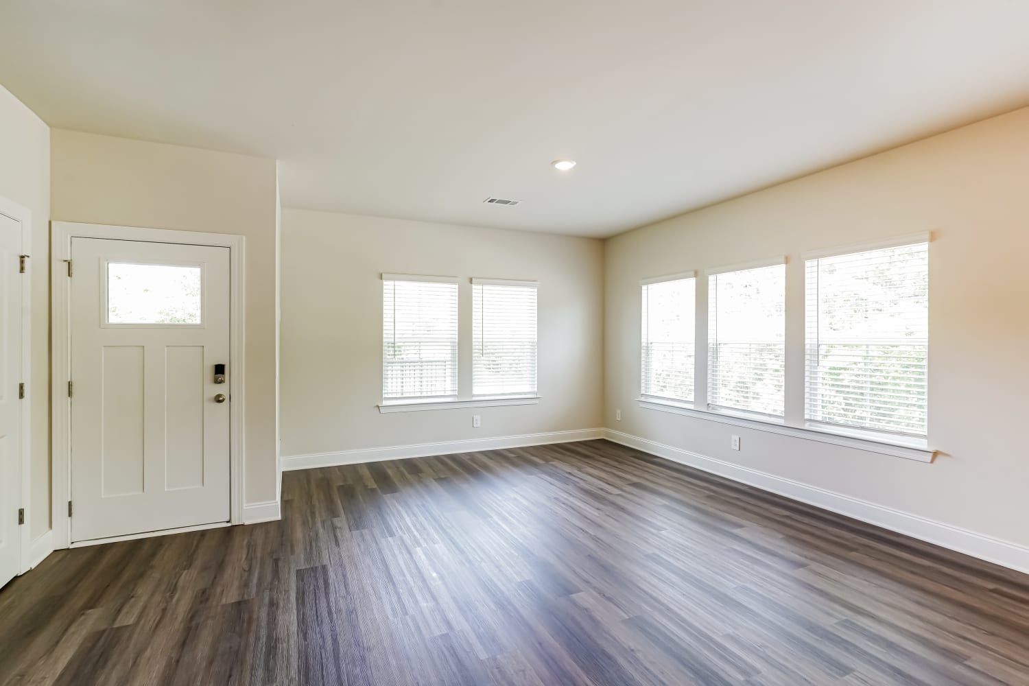100 Maybrook Dr photo 4