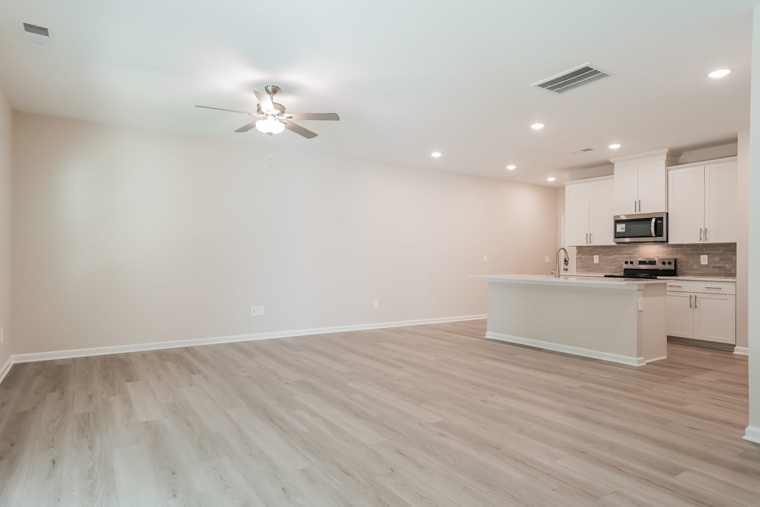 1163 Greenville Way photo 5