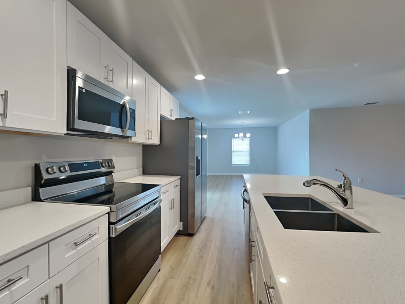 1634 Saint St SE photo 5