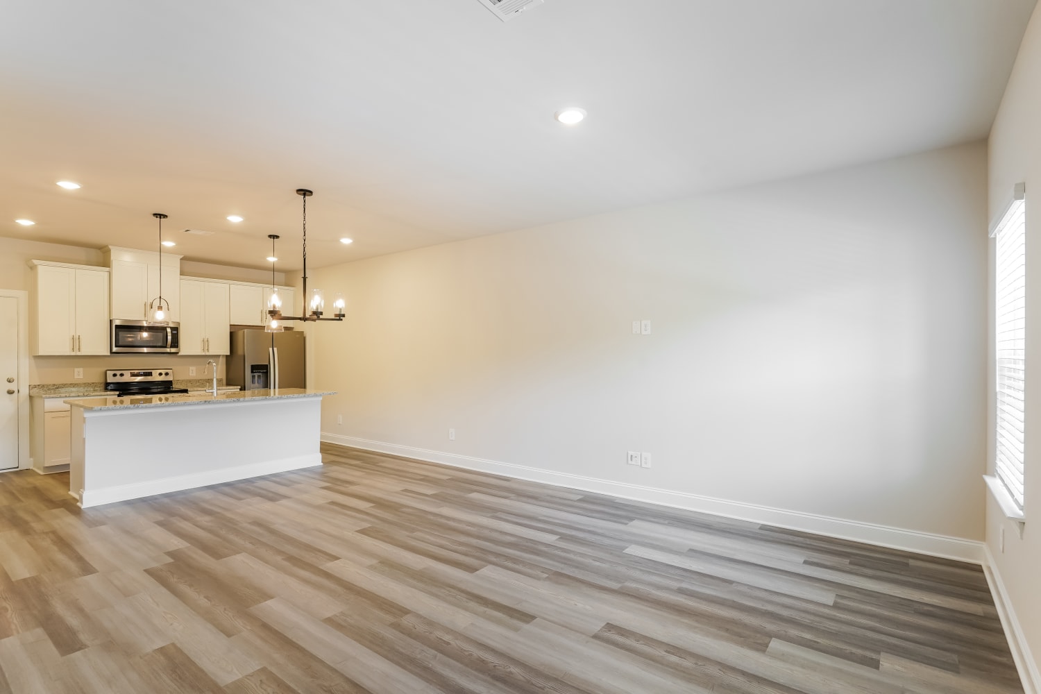 259 River Rock Dr photo 5
