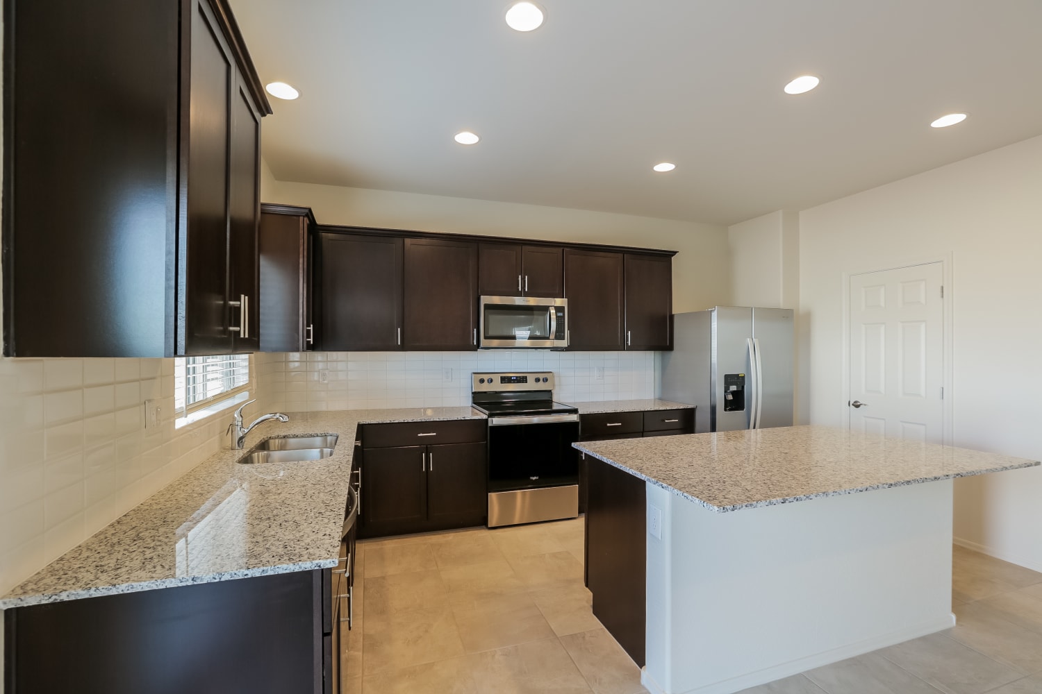 25216 W Chipman Rd photo 5