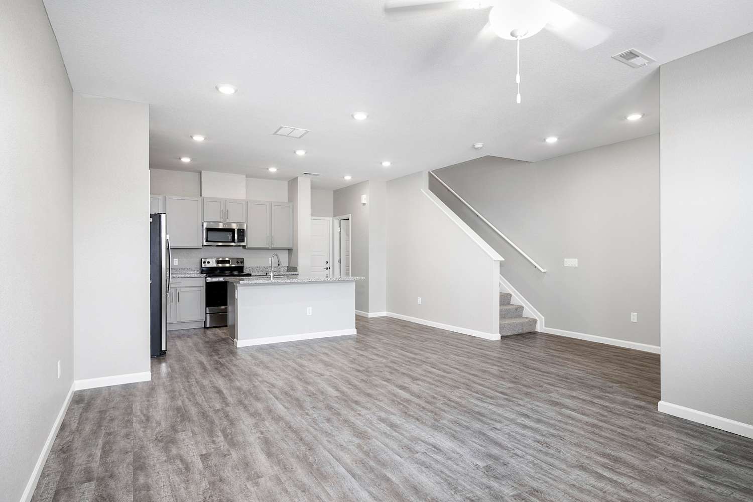 1747 S Elk Way photo 4