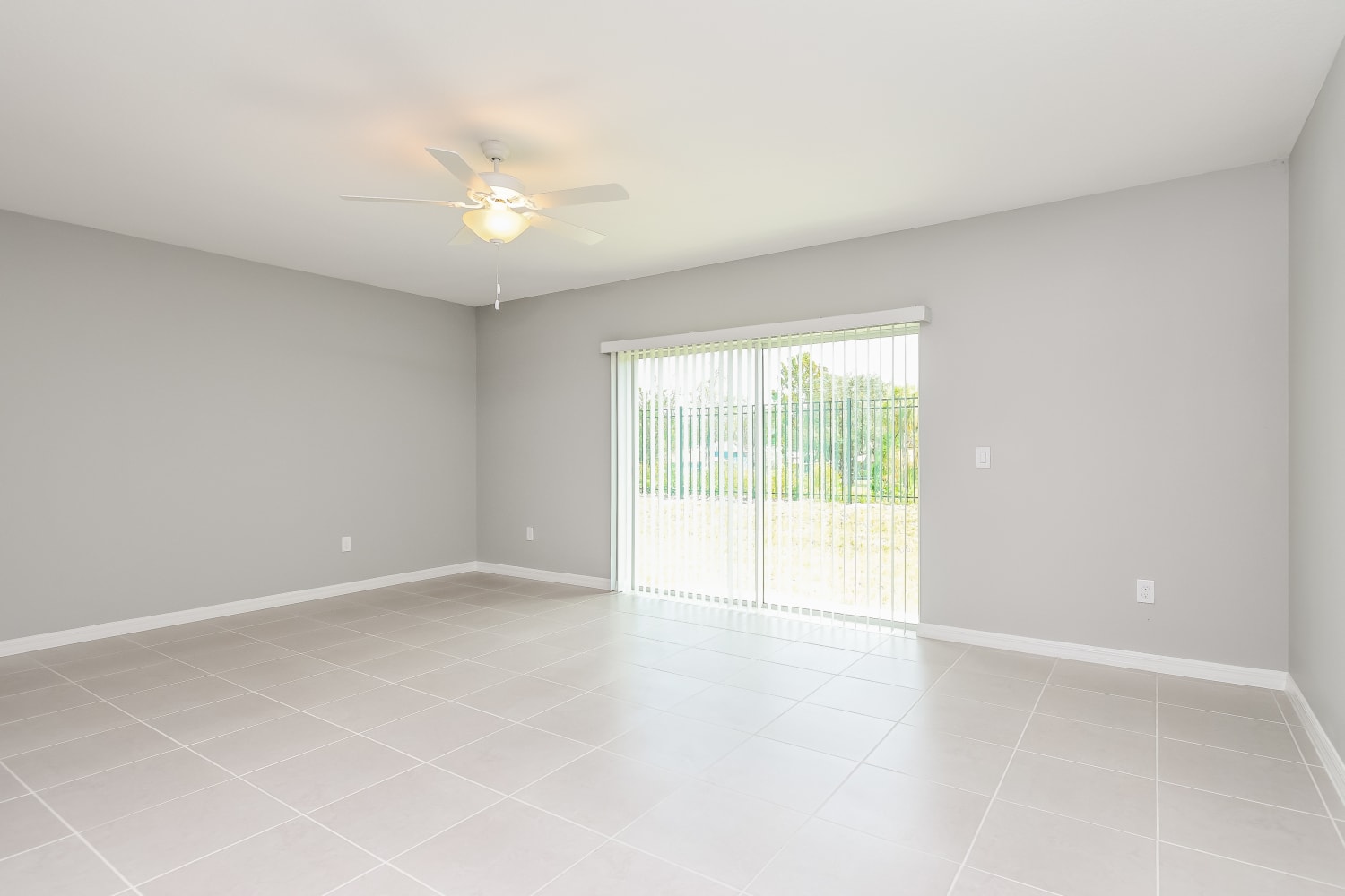180 Royal Fern Dr photo 4