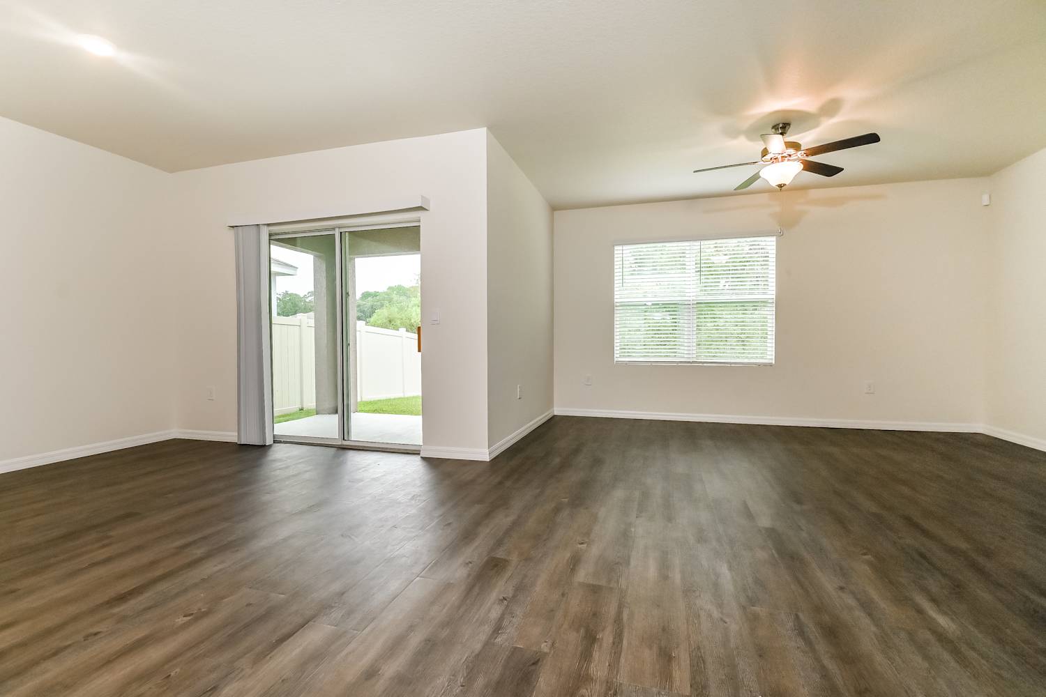 7758 Harbor Moor Dr photo 4