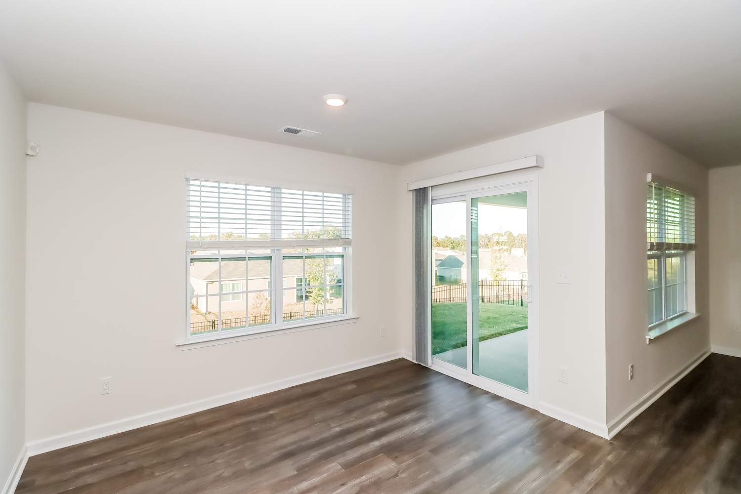 151 Cassius Dr photo 5