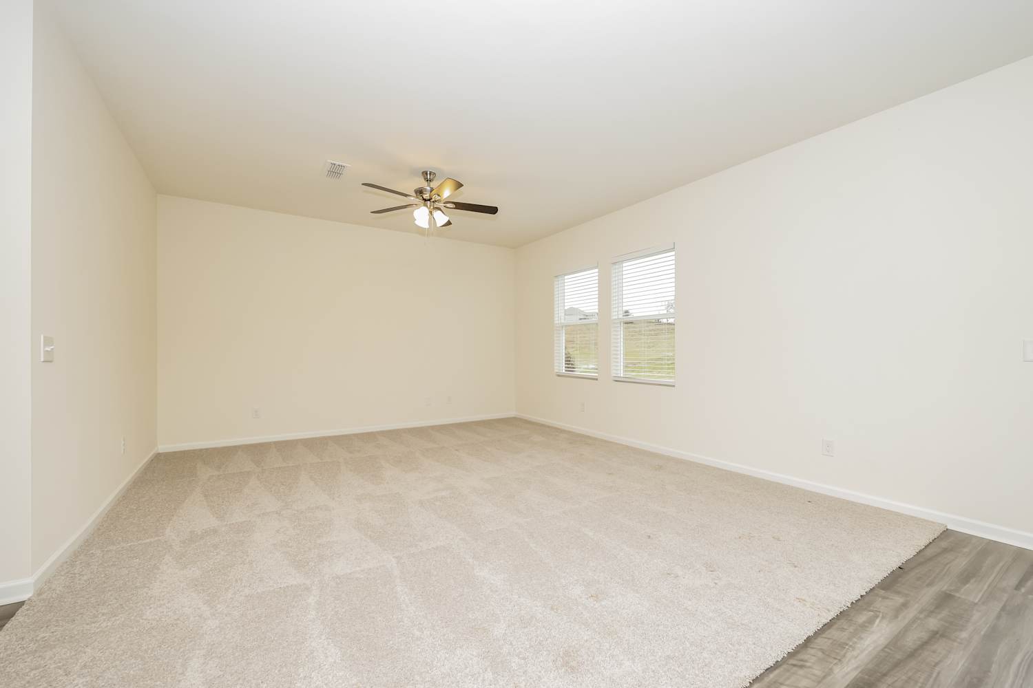 2126 Youngfellow Dr photo 4