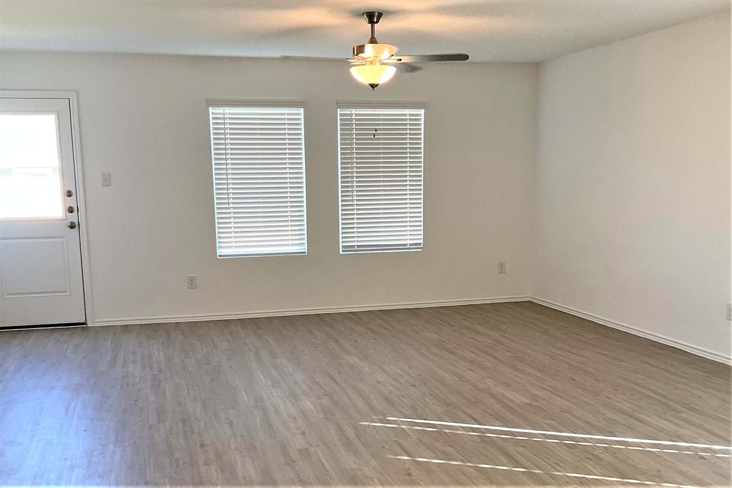 10229 Hackberry Spring Way photo 4