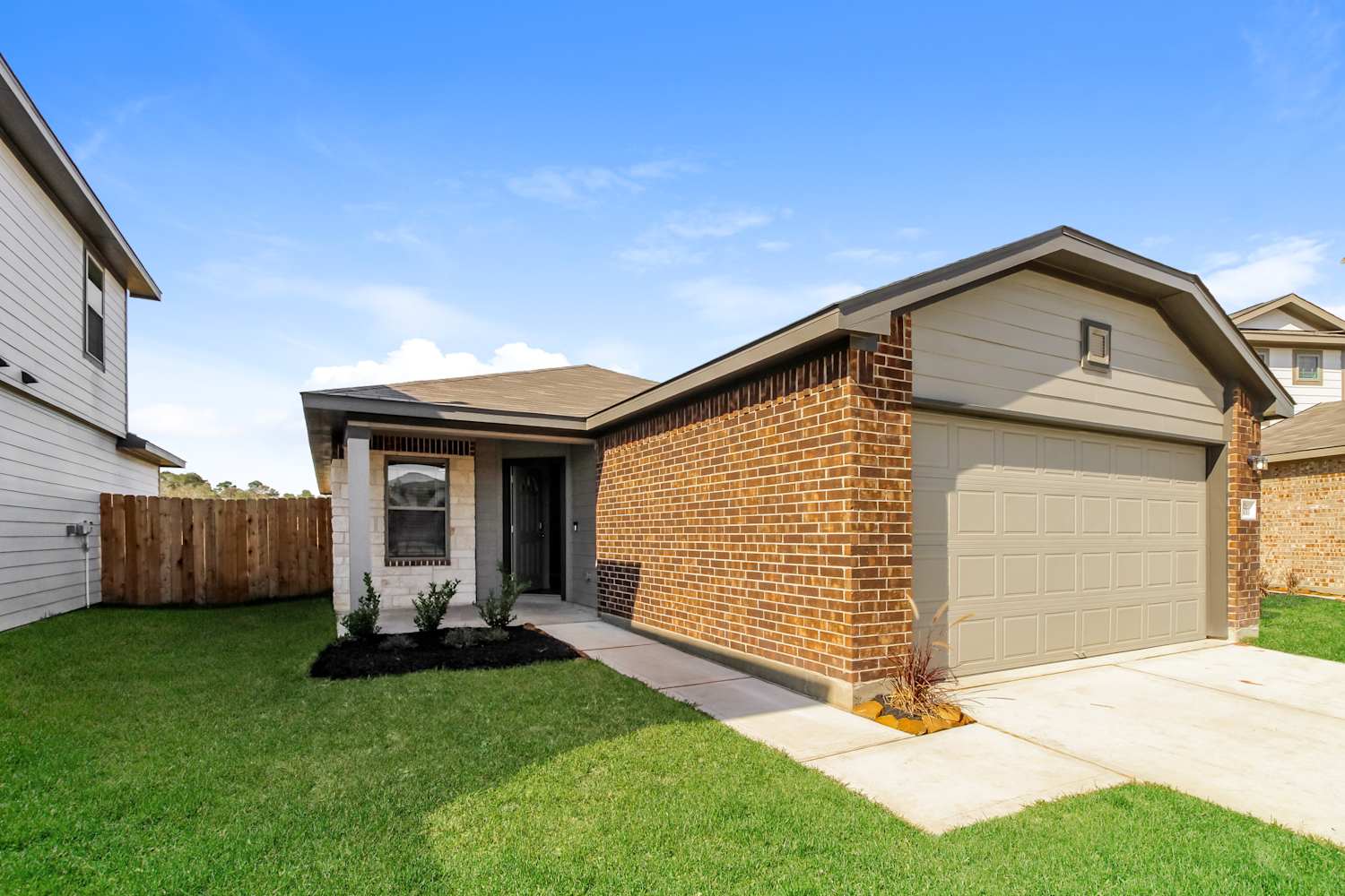 11011 Inflow Dr photo 3