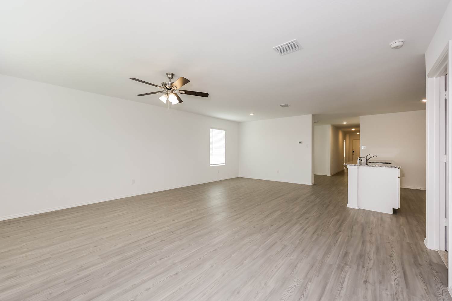 4024 Mountain Meadow Rd photo 4