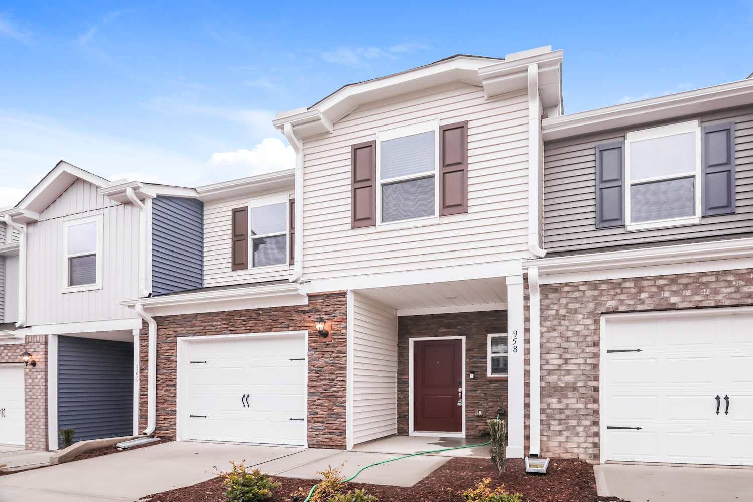 958 Greenville Way photo 4