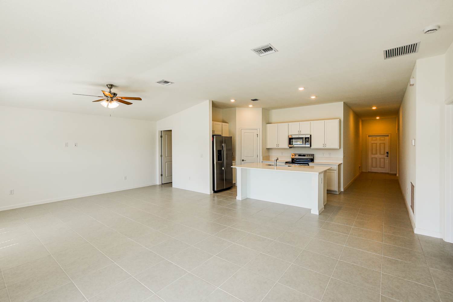 738 Carlyle Way photo 4