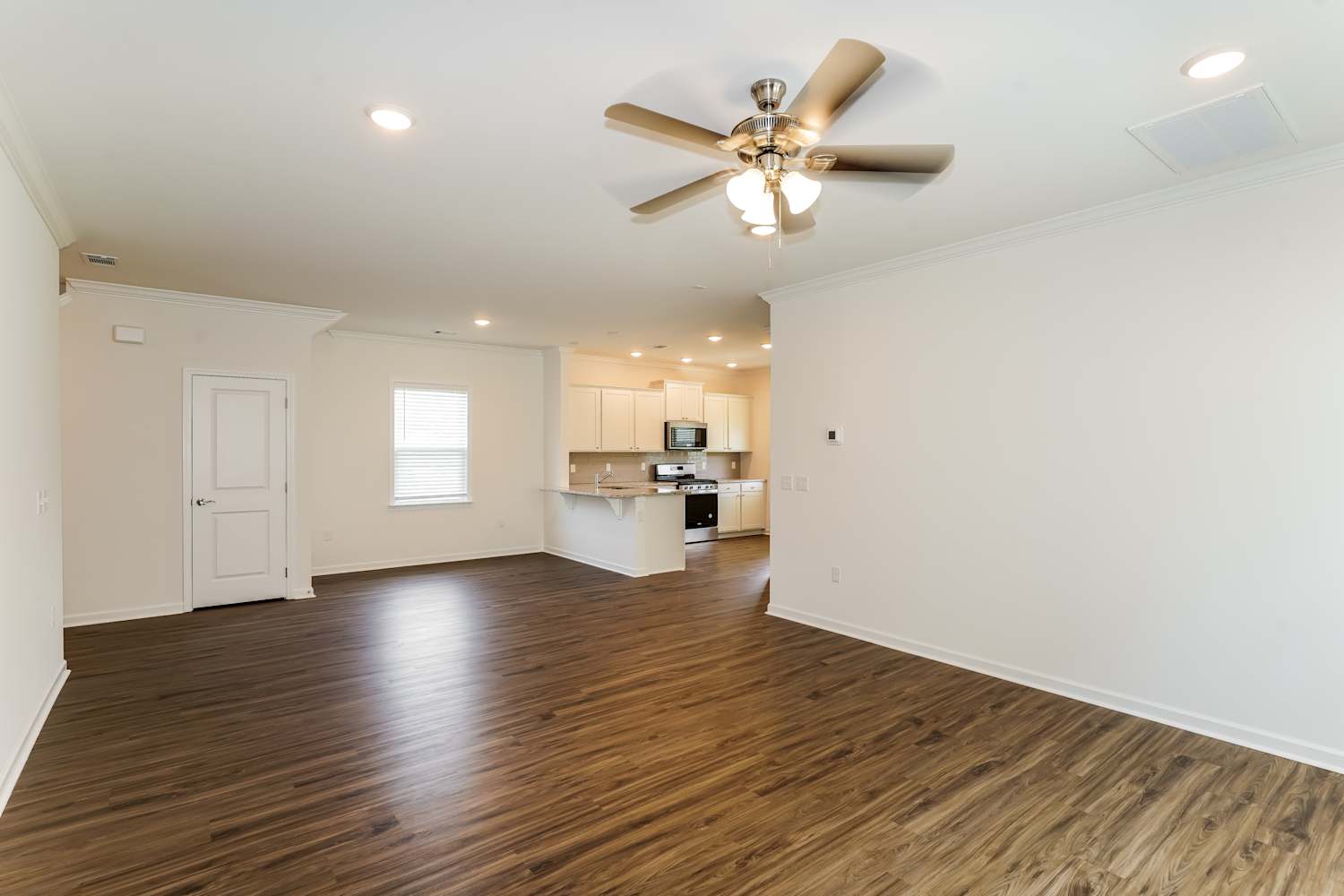 444 Brook Ave photo 5