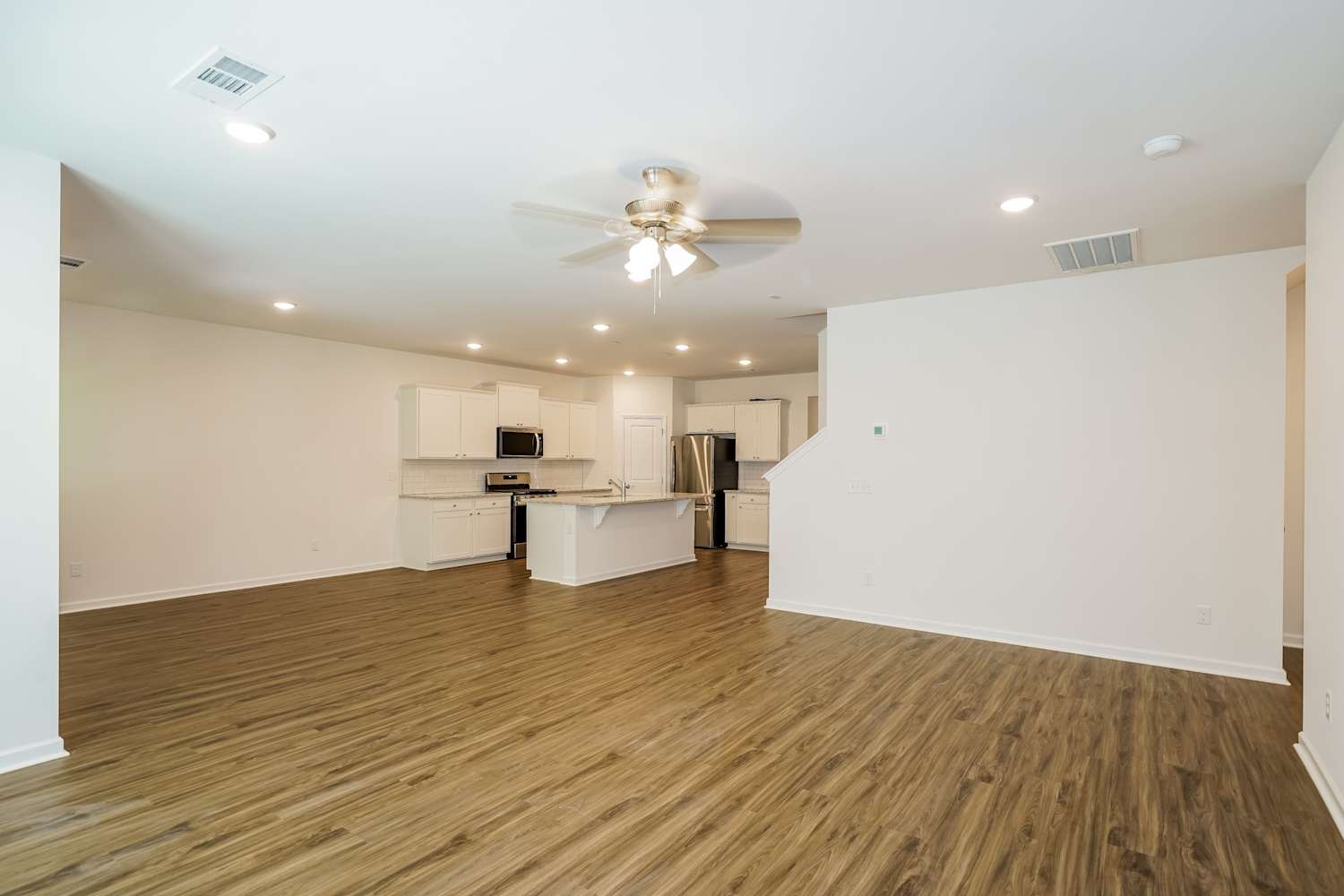 337 Brook Ave photo 5