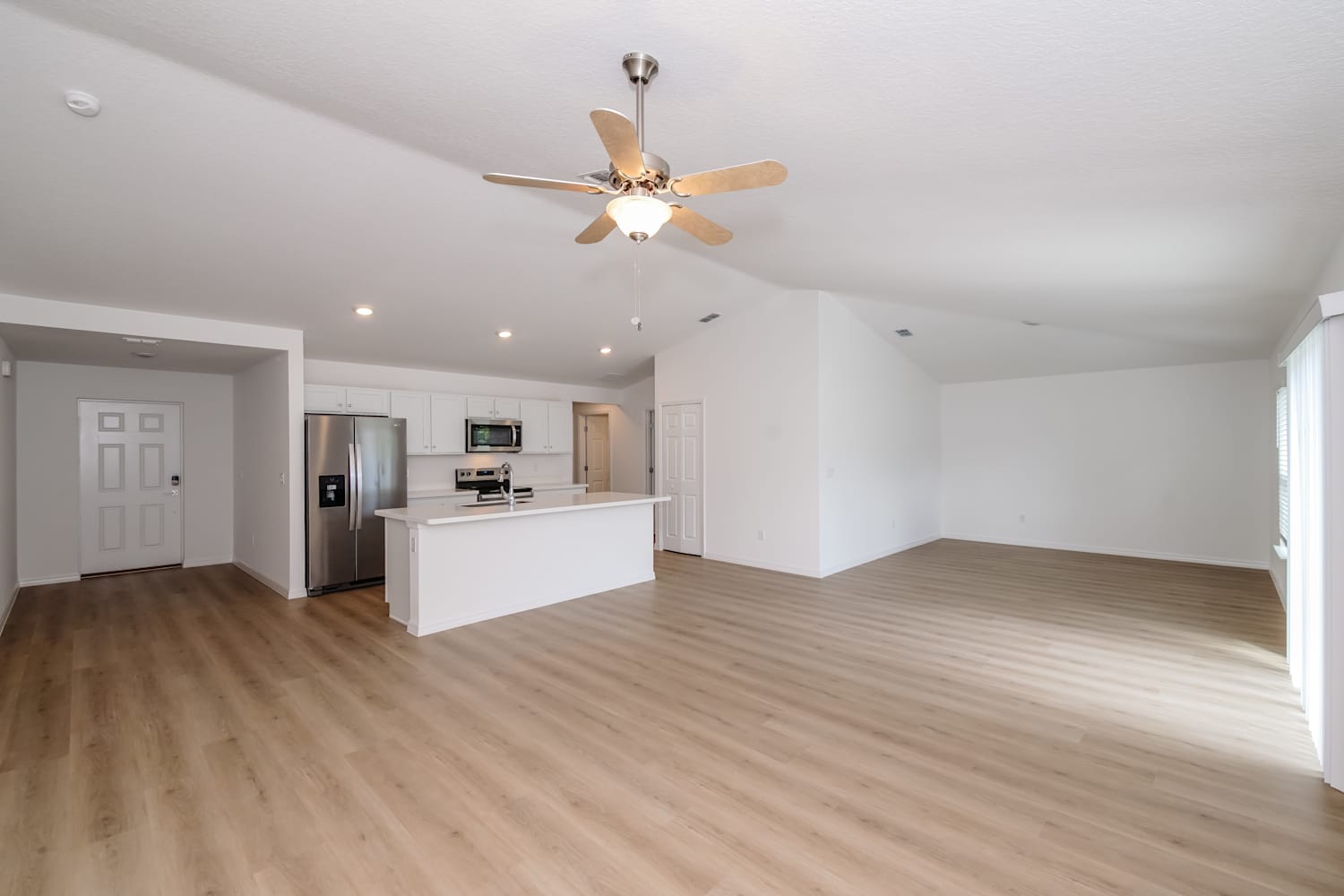 4 Rockingham Ln photo 3