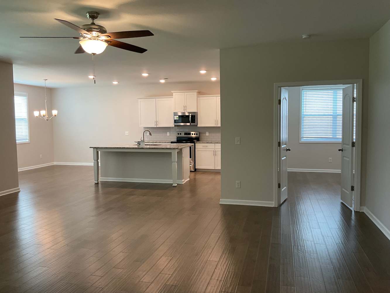 8026 Forest Hills Dr photo 5