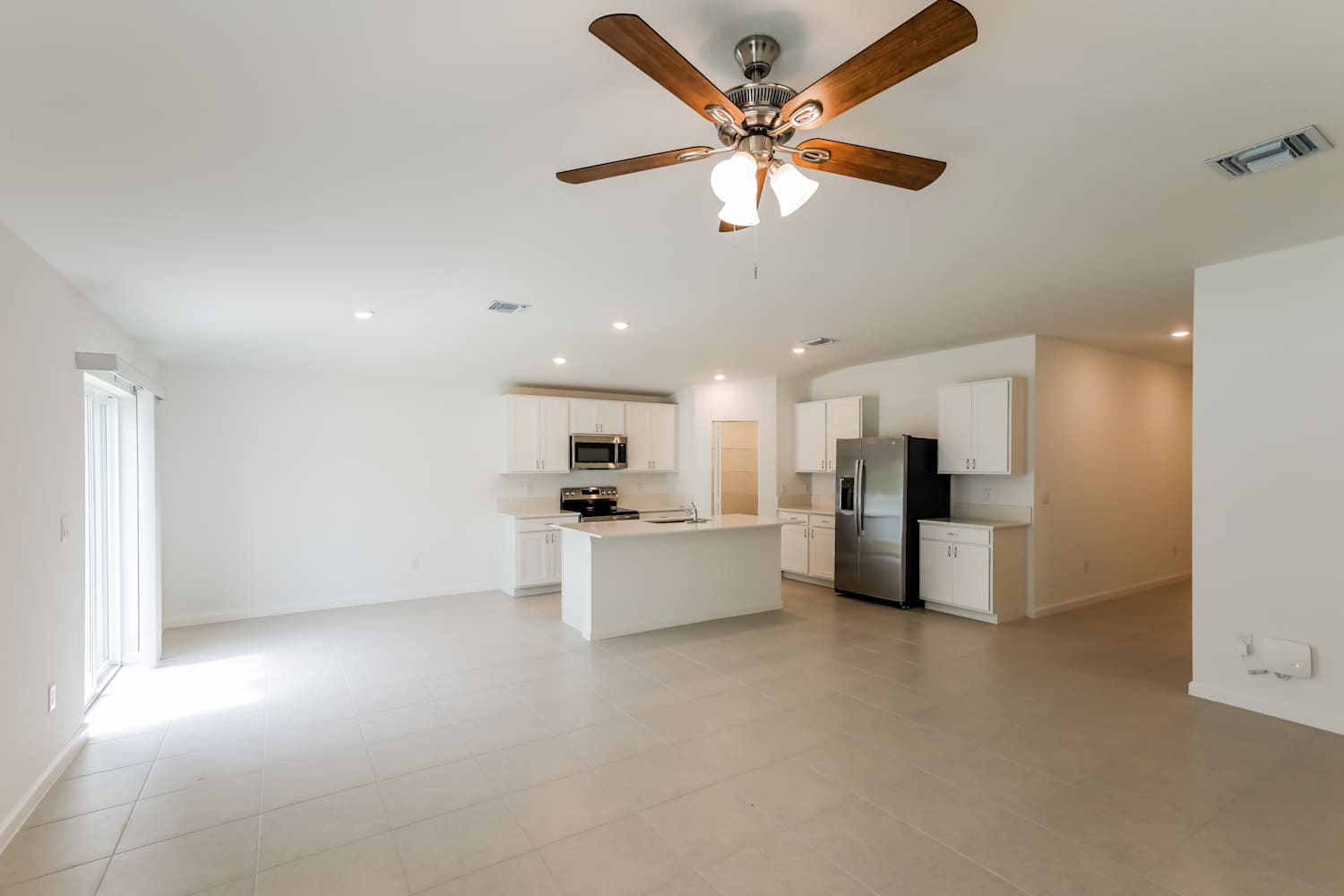 700 Carlyle Way photo 3