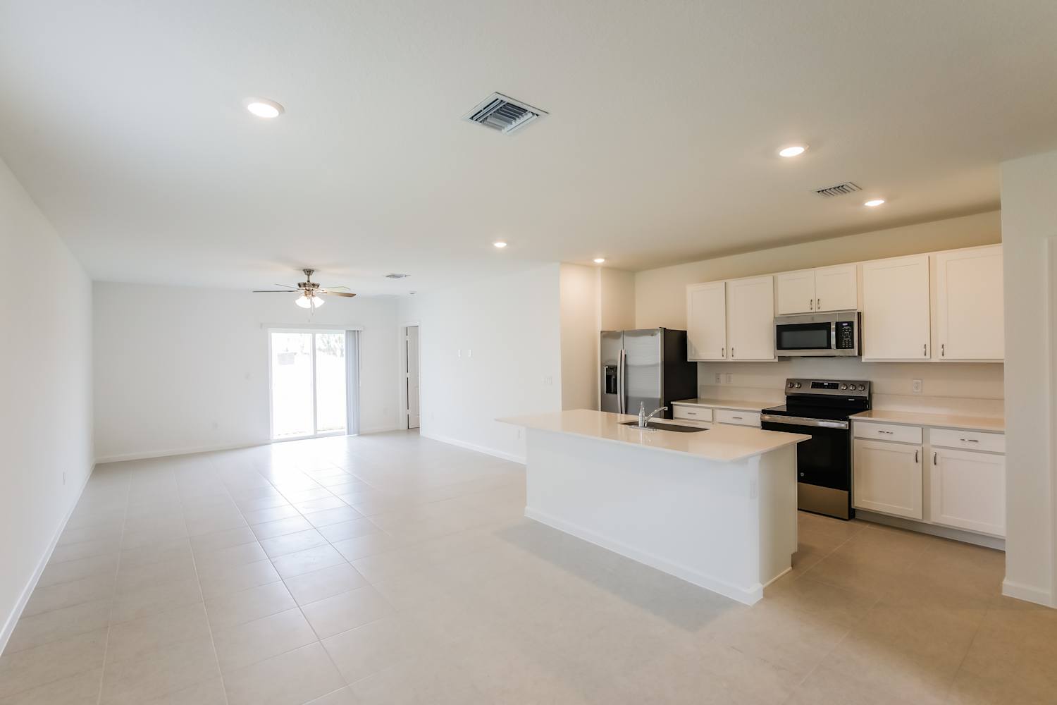 714 Carlyle Way photo 5