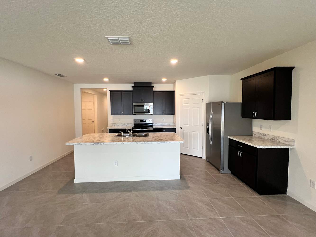 669 NW Prima Vista Blvd photo 4