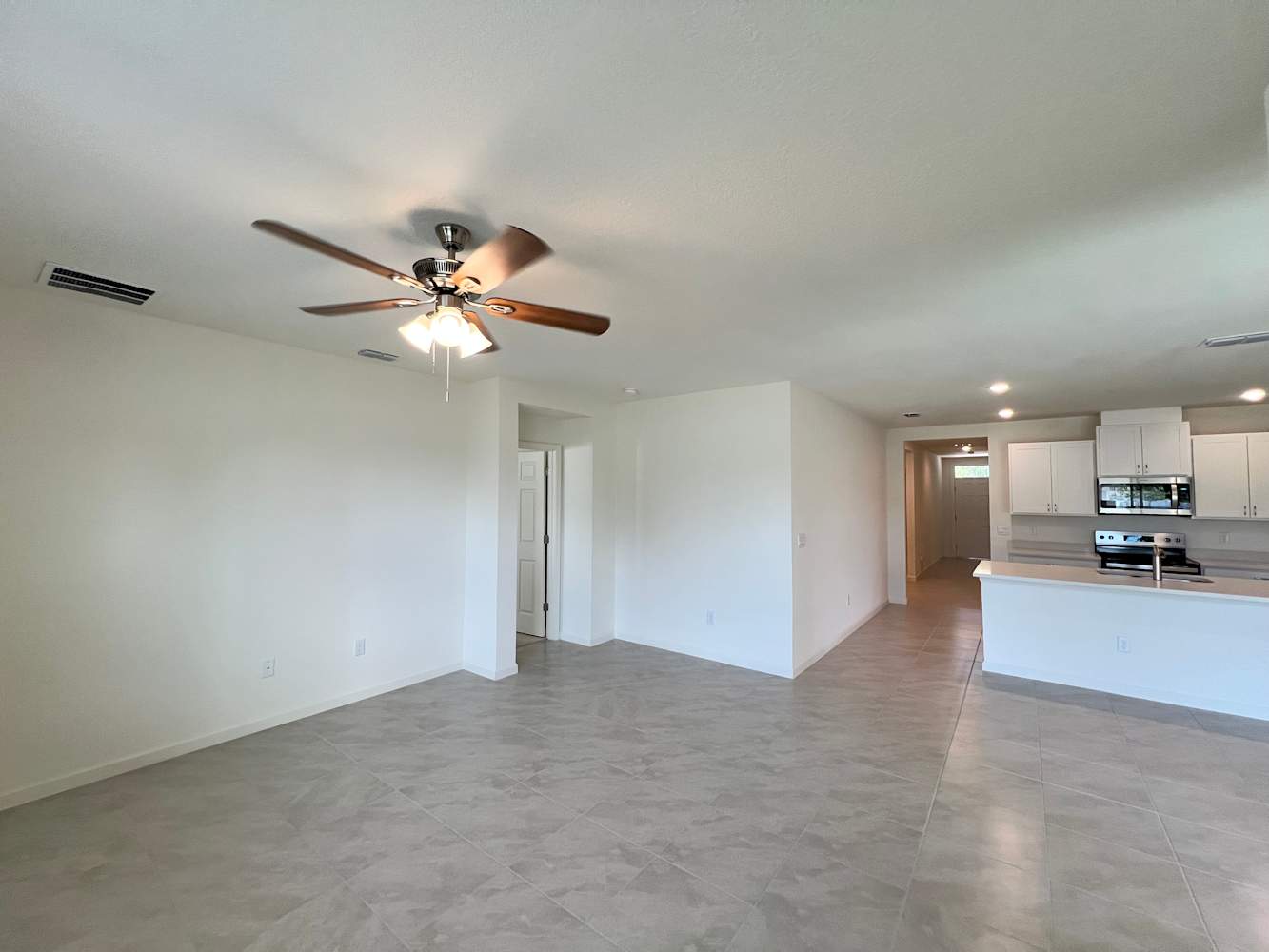546 SW Prima Vista Blvd photo 3
