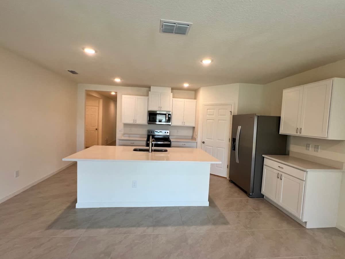 546 SW Prima Vista Blvd photo 4