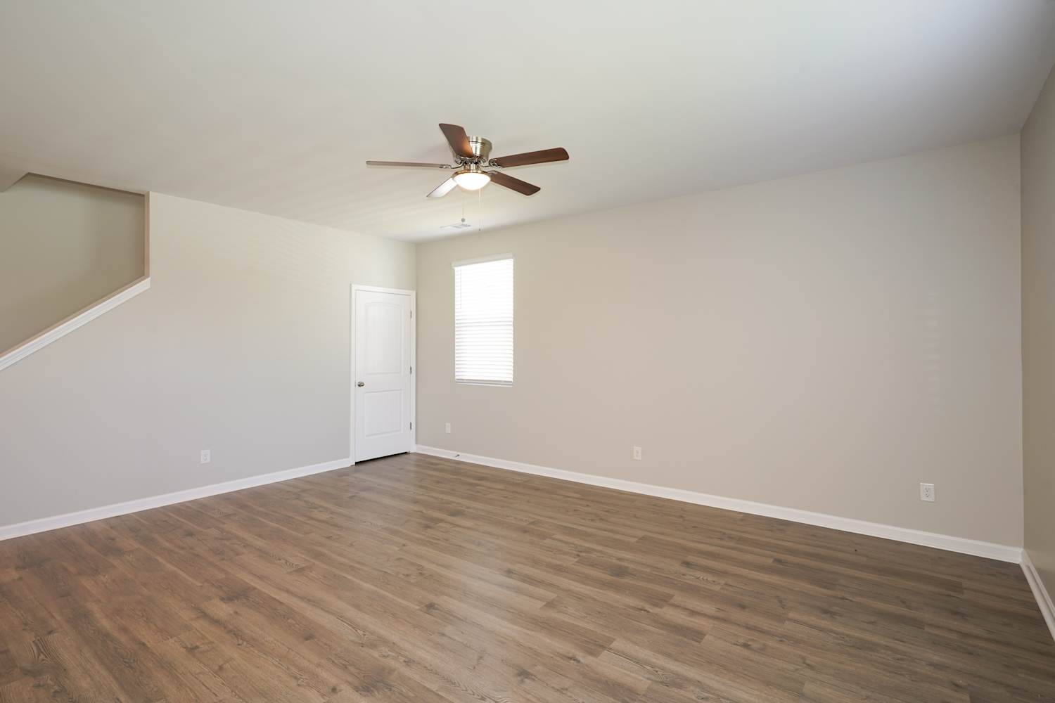 7317 Scotlyn Way photo 5