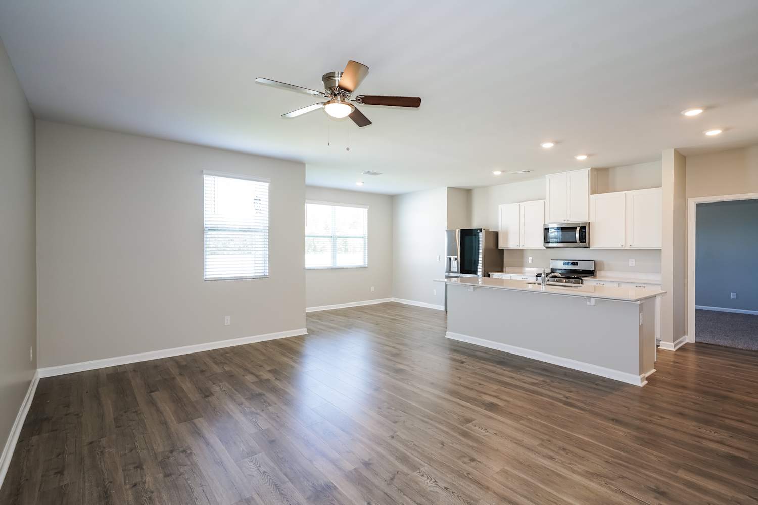 7317 Scotlyn Way photo 4