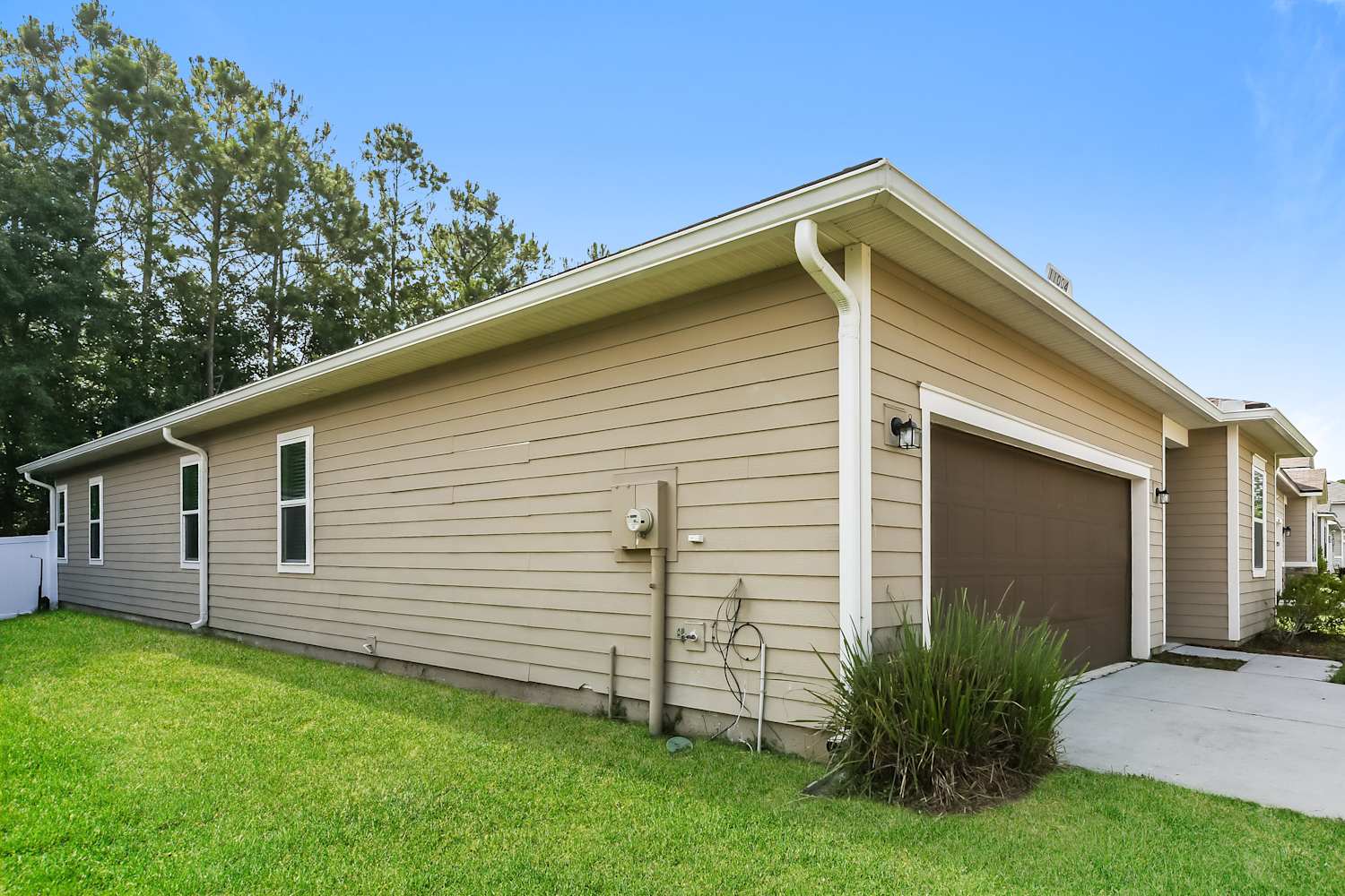 11004 Chitwood Drive photo 2