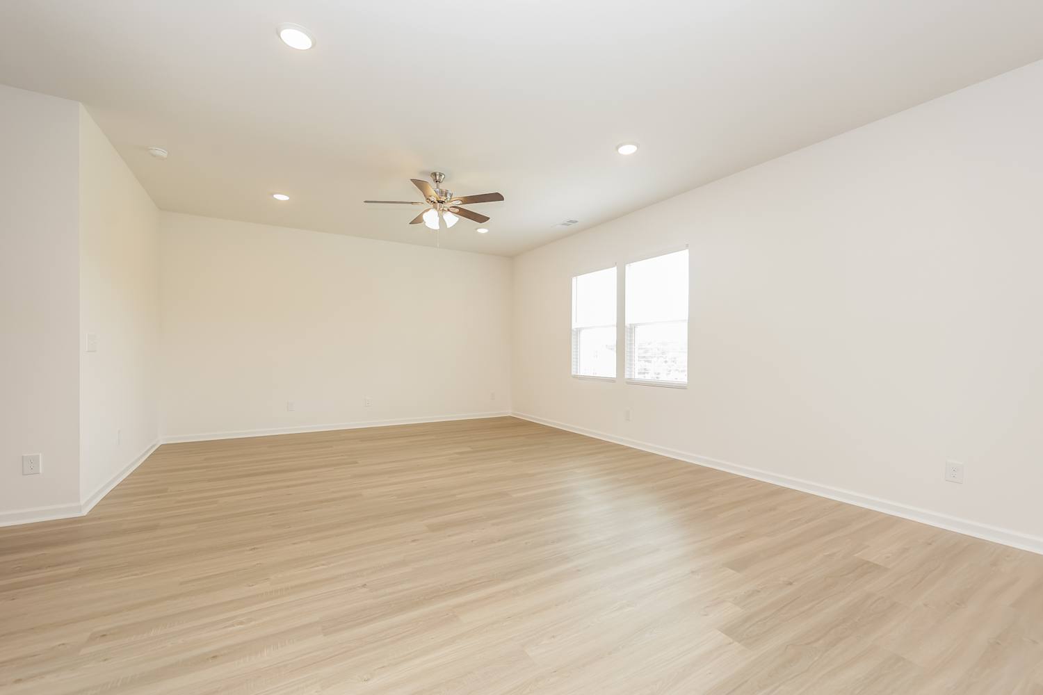 127 Glacier Way photo 4