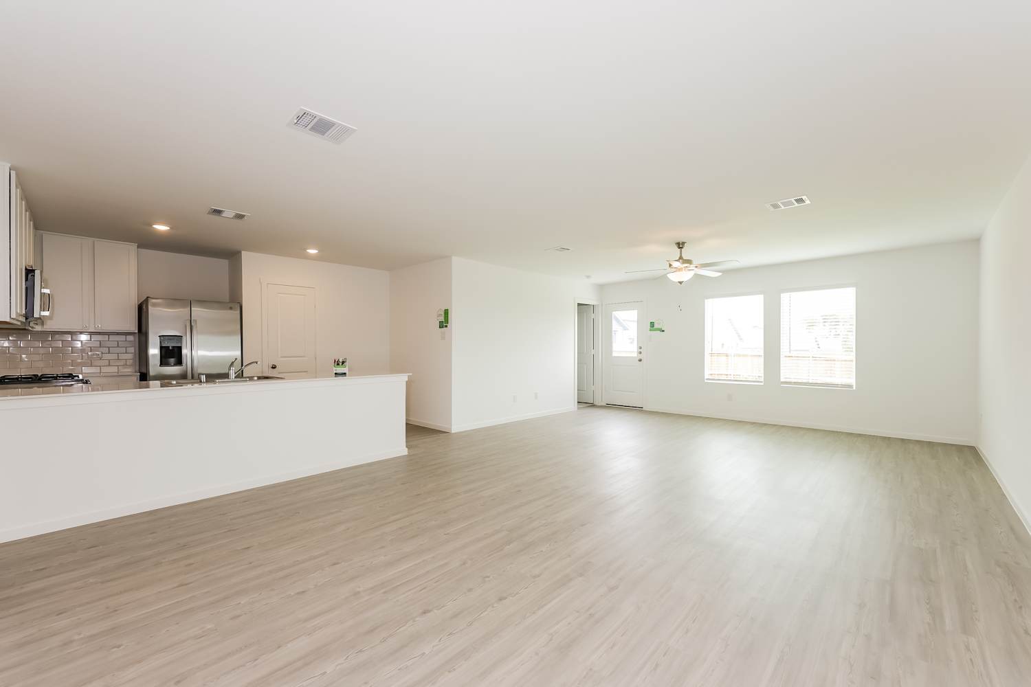 2916 Potter Way photo 4