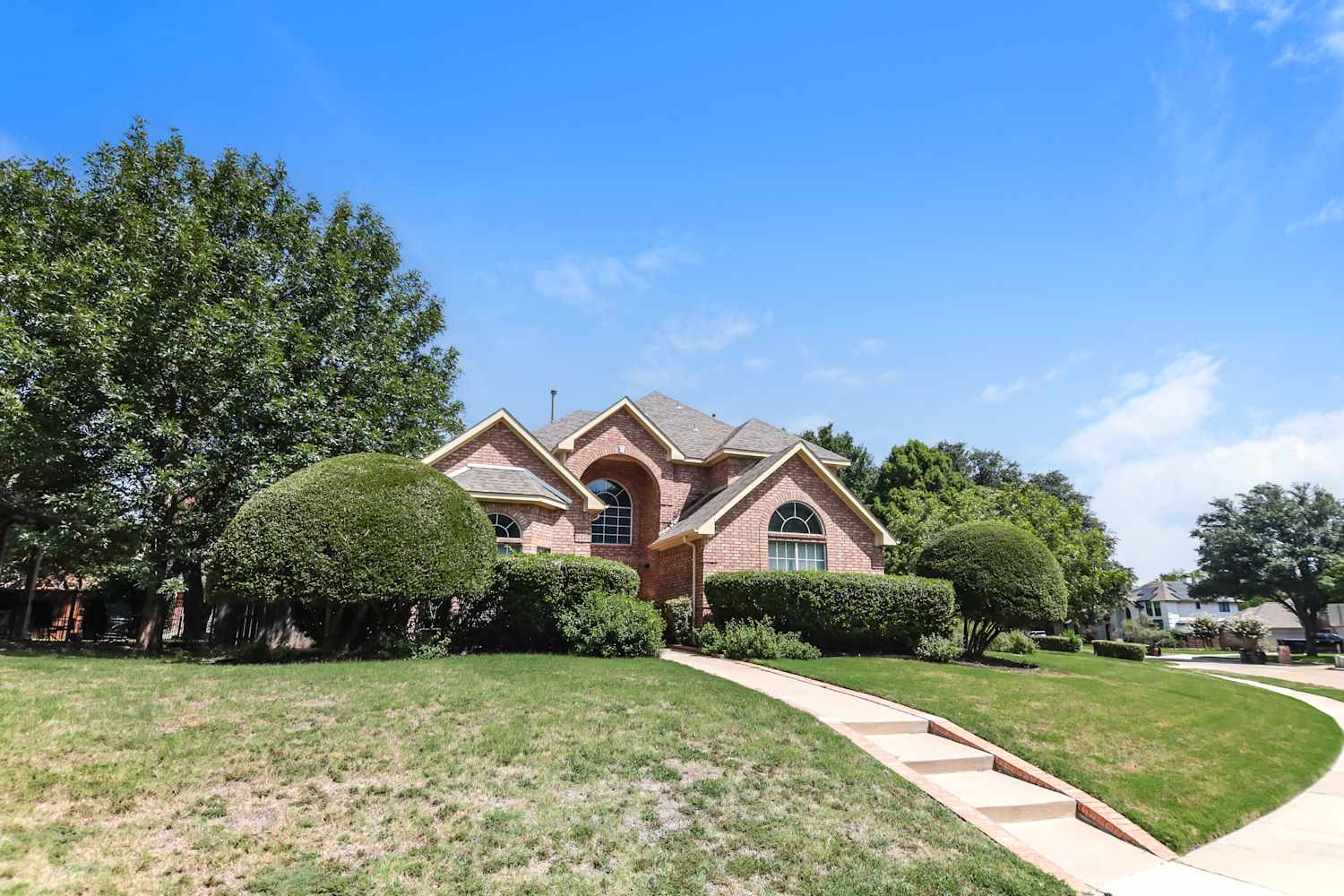 2121 London Dr photo 4