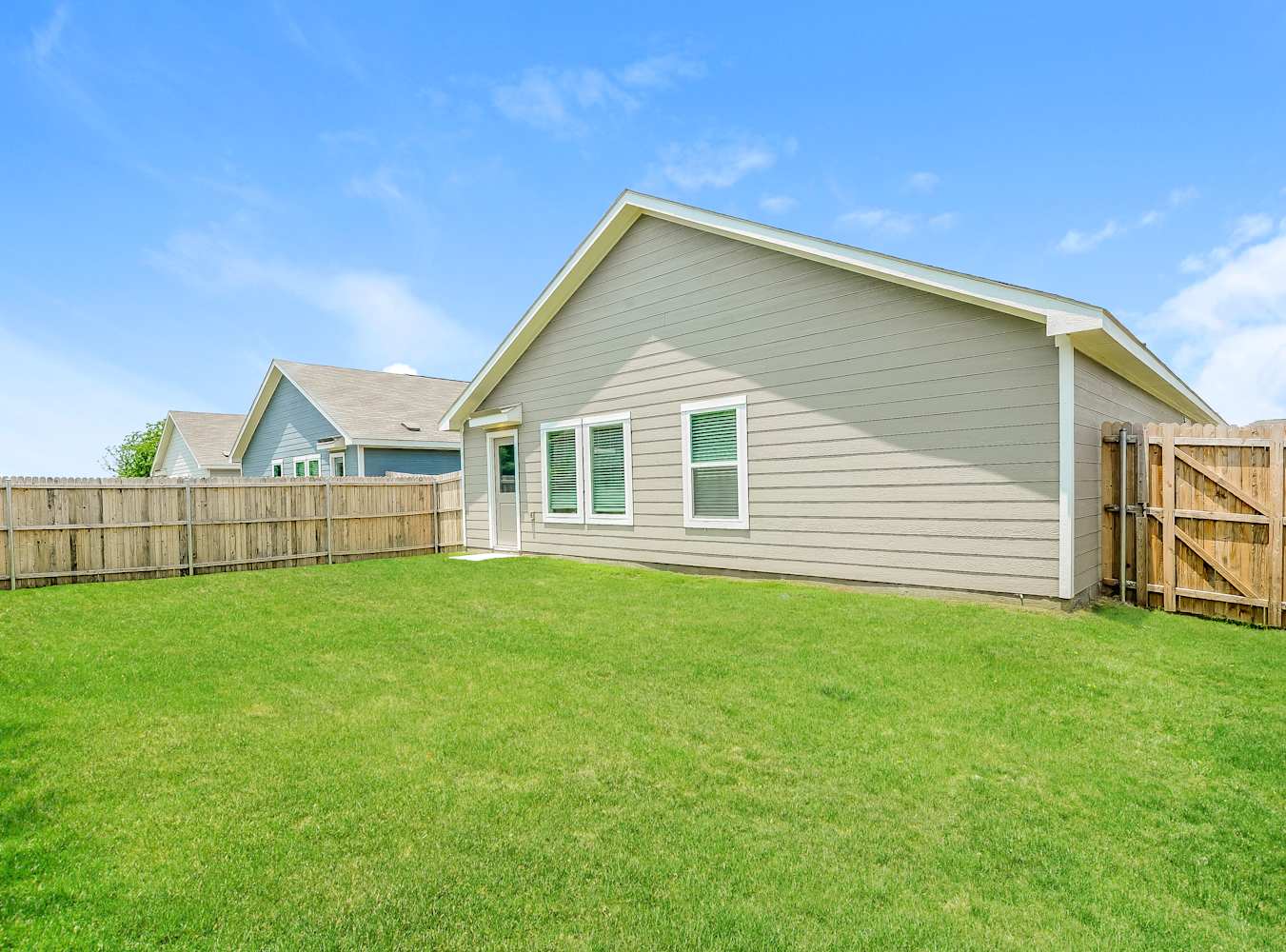 5121 Hidden Treasure Ln photo 3