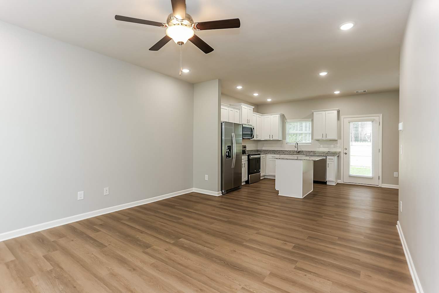 128 Glendale Blvd photo 5