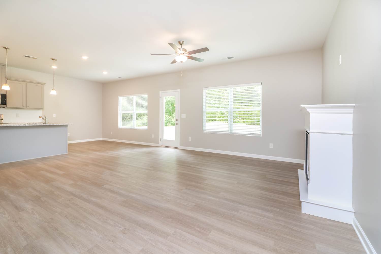 139 West Woodland Manor photo 5