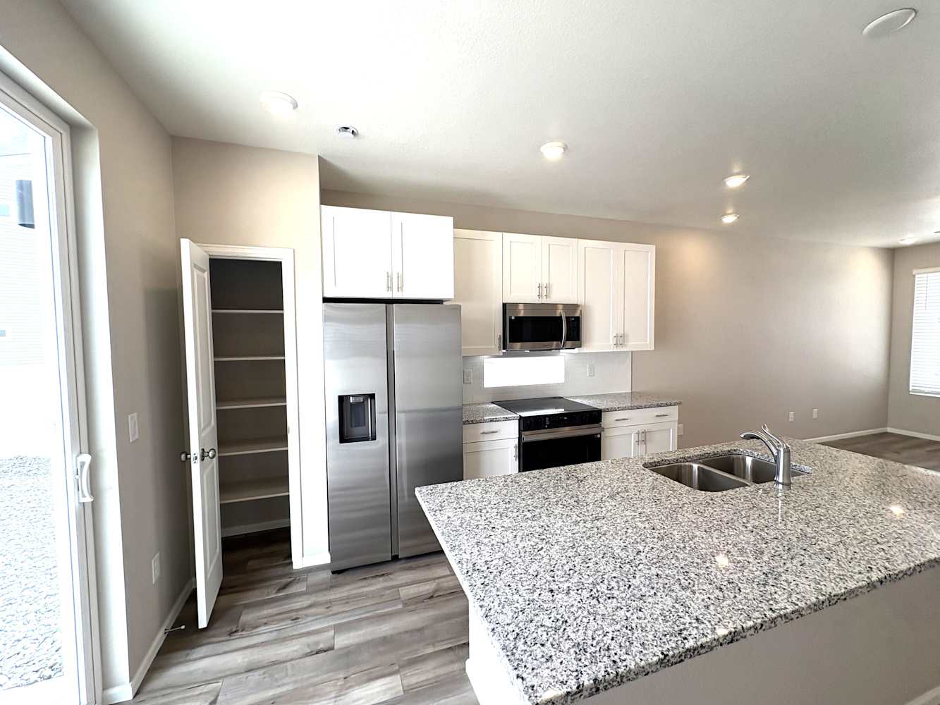 3369 Streamwood Dr photo 3
