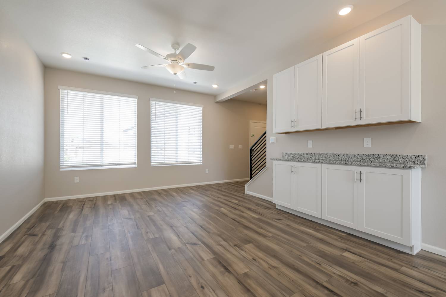 3341 Streamwood Dr photo 5