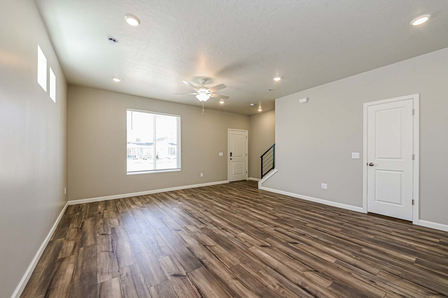 42 N Riverside Dr photo 5