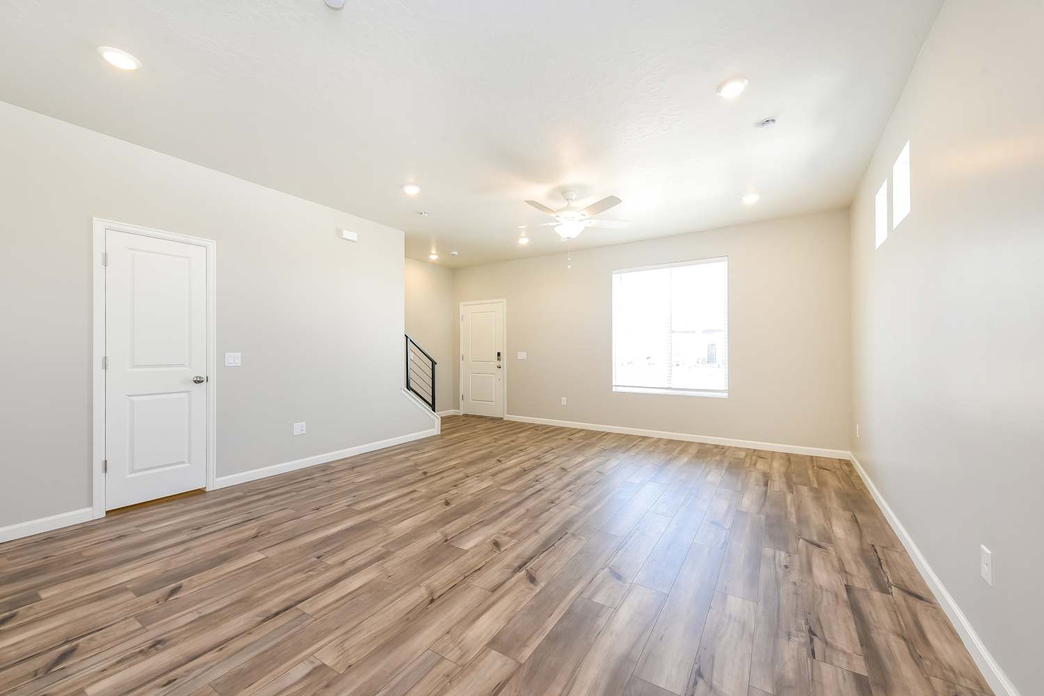 46 N Riverside Dr photo 5