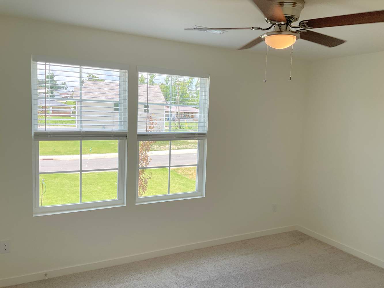 102 Weller Ln photo 5